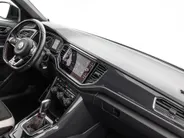 Volkswagen T-Roc 1.5 TSI 150pk DSG Sport Apple/Android Car Play · Elek. Achterklep · Stoelverwarming · Cruise Control · Navigatie ·