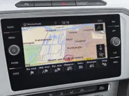 Volkswagen Passat Variant 1.4 TSI 125pk Comfortline Business · Trekhaak · Apple/Android Car Play · Navigatie · Clima · Elek. kofferbakklep ·