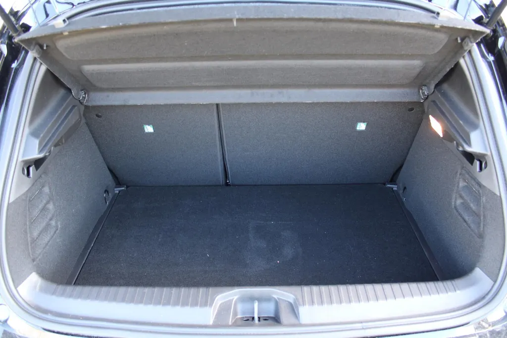 Mitsubishi Colt 1.0T MT First Edition | Stuur-/stoelverwarming | Camera | Clima | Dodehoek detectie | Draadloze telefoonlader | Cruise adapt. | 17' LM | LED |