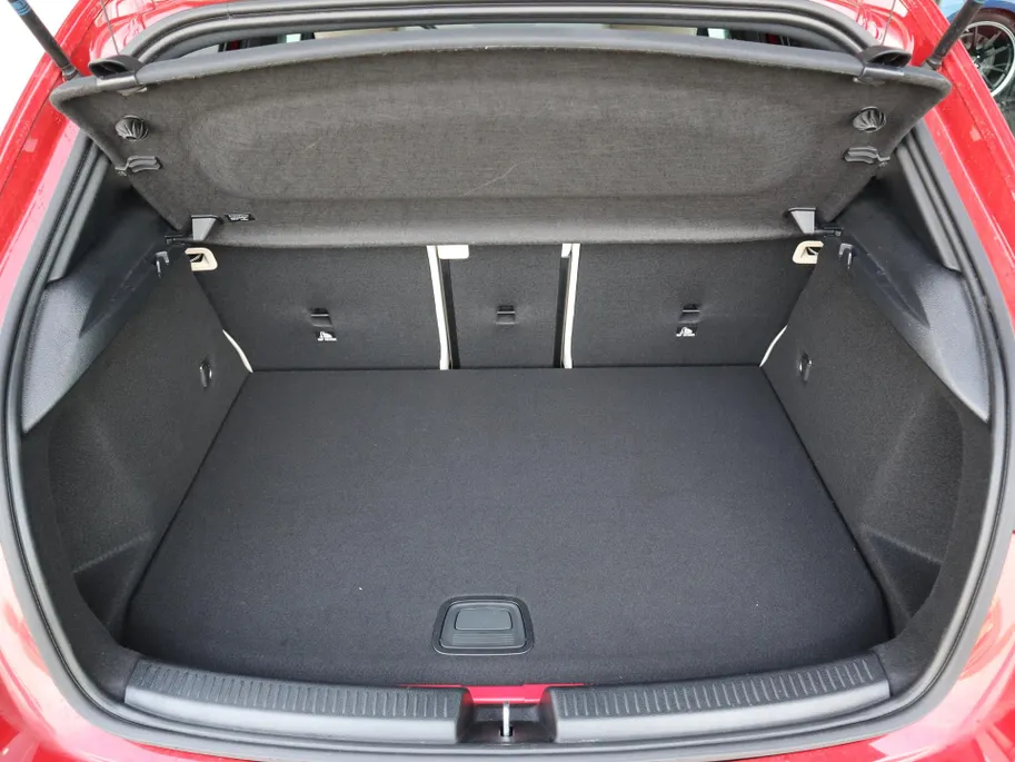 Mercedes-Benz A-Klasse 250 e Star Edition Luxury Line l Keyless l Achteruitrij camera l Stoelverwarming l Leder