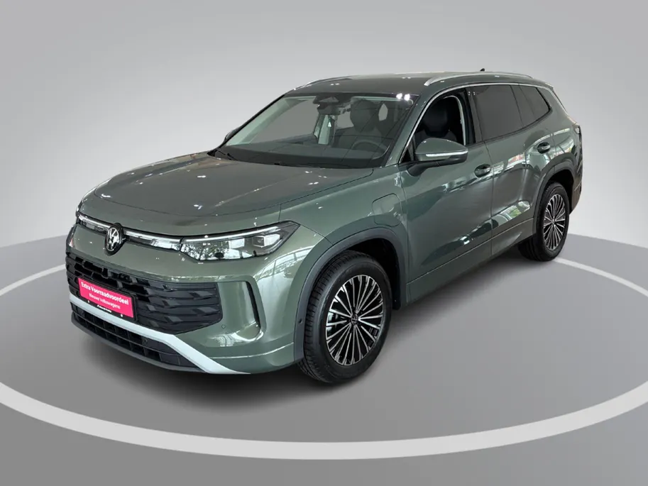 Volkswagen Tayron Life Edition 1.5 eHybrid 204 PK 6 versn. DSG · Comfort pakket · Trekhaak inklapbaar, met elektrische ontgrendeling, incl. aanhangermanoeuvreerhulp Trailer Assist ·  Voorraad OUTLET · Prijs is inclusief inruilpremie · MEGA SALE