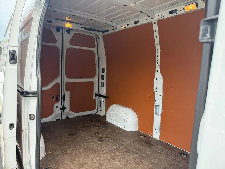 Renault Master T33 2.3 dCi 135 L2H2 Work Edition *BPM VRIJ!*Navi+Camera*Airco*Parkeersensoren*Betimmerd Laadruimte*Trekhaak