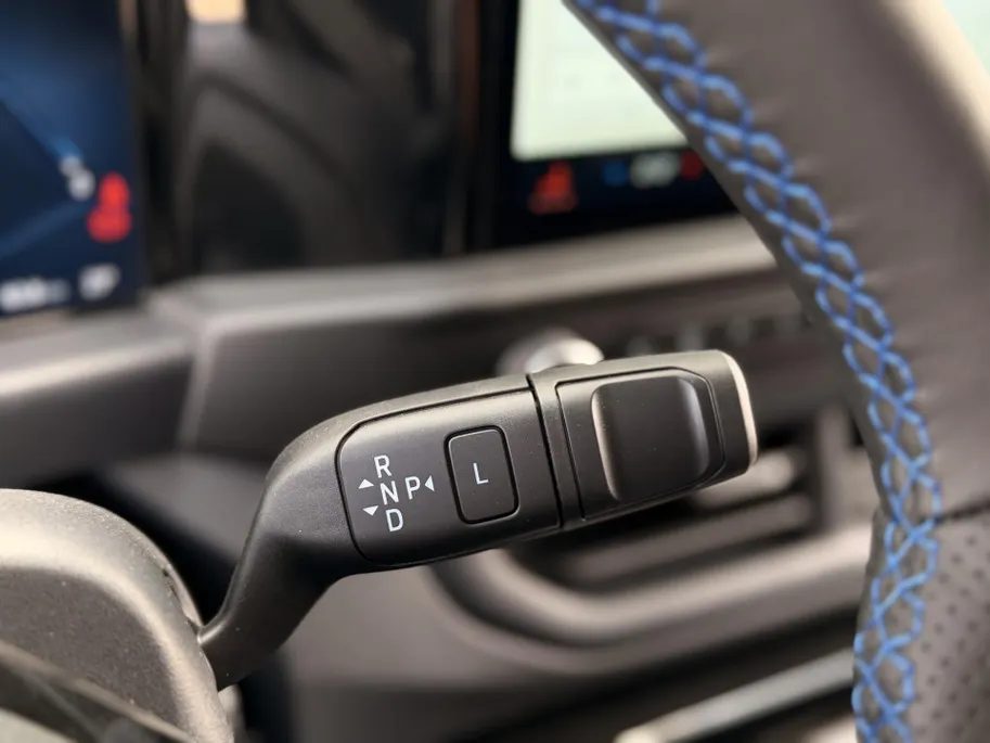 Ford E-Transit Custom L2H1 MS-RT 71 kWh 286 PK Dubbele Cabine UIT VOORRAAD I INKLAPBARE TREKHAAK I DRIVER ASSIST PACK ULTIMATE I DUBBELE ZIJSCHUIFDEUREN I FULL LED-KOPLAMPEN I APPLE CARPLAY / ANDROID AUTO I