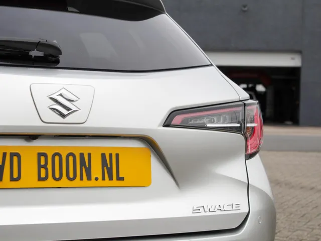 Suzuki Swace 1.8 Hybrid Style | Cruise | Carplay/Android | Camera | Lm-Velgen