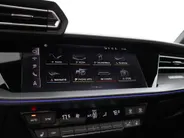 Audi A3 Sportback 45 TFSIe 272pk S-tronic S edition Competition · Panoramadak · Sonos Audio · Camera · Head-Up · Apple/Android Car Play · 18'' Inch · Garantie t/m 28-09-2030 of 100.000km