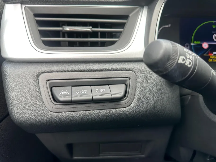 Renault Captur 1.6 E-Tech Hybrid 145 Intens | Automaat | Apple Carplay & Android Auto | Camera | Parkeersensoren | LMV | Cruise & Climate Control | 12 Maanden BOVAG Garantie