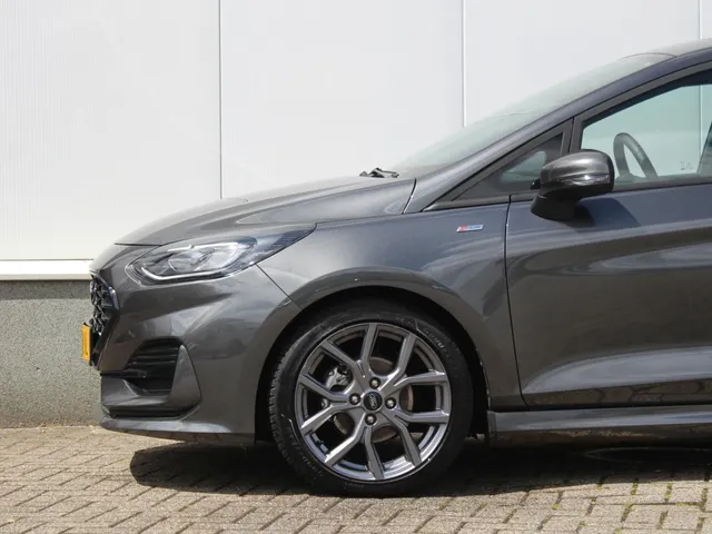 Ford Fiesta 1.0 EcoBoost Hybrid ST-Line Automaat | Navi | Cruise | Clima | Park sens | All Season