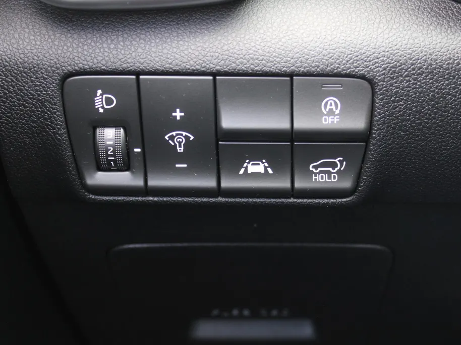 Kia Sportage 1.6 T-GDI Black Edition | Stuur-/stoelverwarming v+a | Schuifdak | Leer | Camera | Elek. achterklep | Cruise | PDC | Navi | 17' LM | Zeer nette auto! |