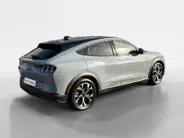 Ford Mustang Mach-E Standard RWD 73 kWh | Automaat | Pano dak | Adapt. Cruise control | BLIS | B&O audio | 360 graden camera | Parkeersensoren voor en achter | Elektr. achterklep | Fabrieksgarantie |