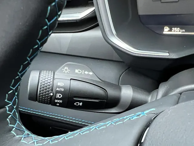 Lynk & Co 01 1.5 AUTOMAAT | 360 CAMERA | PANORAMA DAK | EL A. KLEP | ADAPTIVE CRUISE | ZWARTE HEMEL | ROLHOES |