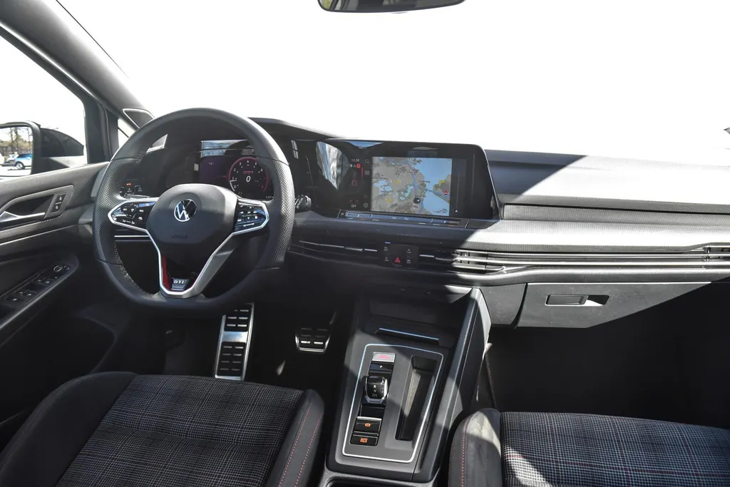 Volkswagen Golf 2.0 TSI GTI