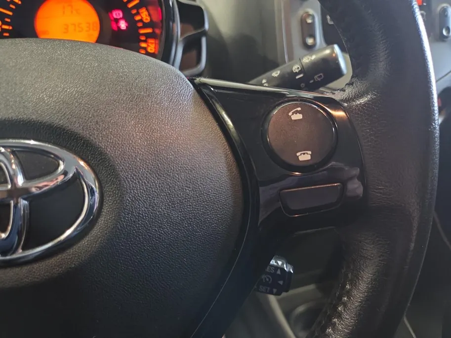 Toyota Aygo 1.0 VVT-i x | Unieke Kilometerstand | 12 maanden BOVAG Garantie |