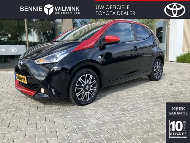 Toyota Aygo 1.0 VVT-i x-clusiv | Leder | Apple CAR Play