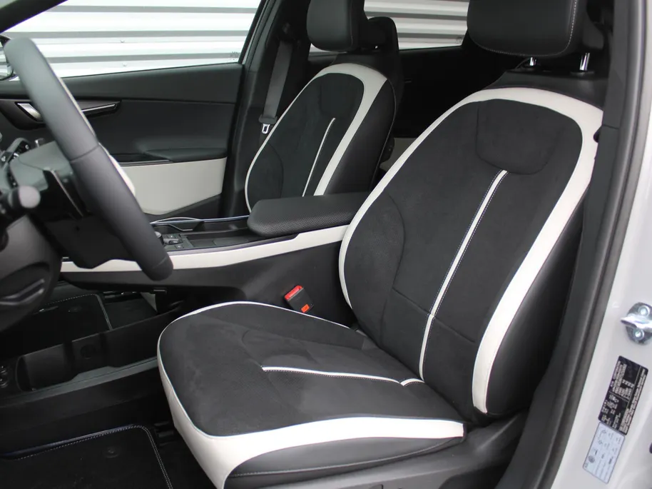 Kia EV6 GT-Line Business Edition 84 kWh | Stuur-/stoelverwarming + ventilatie | Dodehoek detectie | Elek. stoelverstelling + achterklep | Camera | Navi | 20' LM |