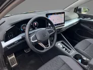 Volkswagen Golf Variant 1.5eTSI/150PK Goal DSG · Navigatie · Trekhaak · 360°Camera + Parkeersensoren · Stoelverwarming · Garantie t/m 23-06-2027