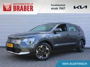 Kia Niro EV Light Edition 64.8 kWh | Camera | Cruise adapt. | Clima | 17' LM | Navi | Keyless | All season banden | 17% bijtelling |