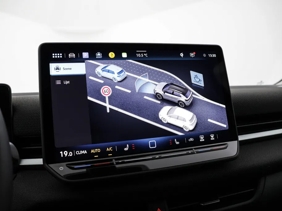 Volkswagen T-Roc Life First Edition 1.5 eTSI 116 PK 7 versn. DSG · Comfort pakket · Achteruitrijcamera ·
