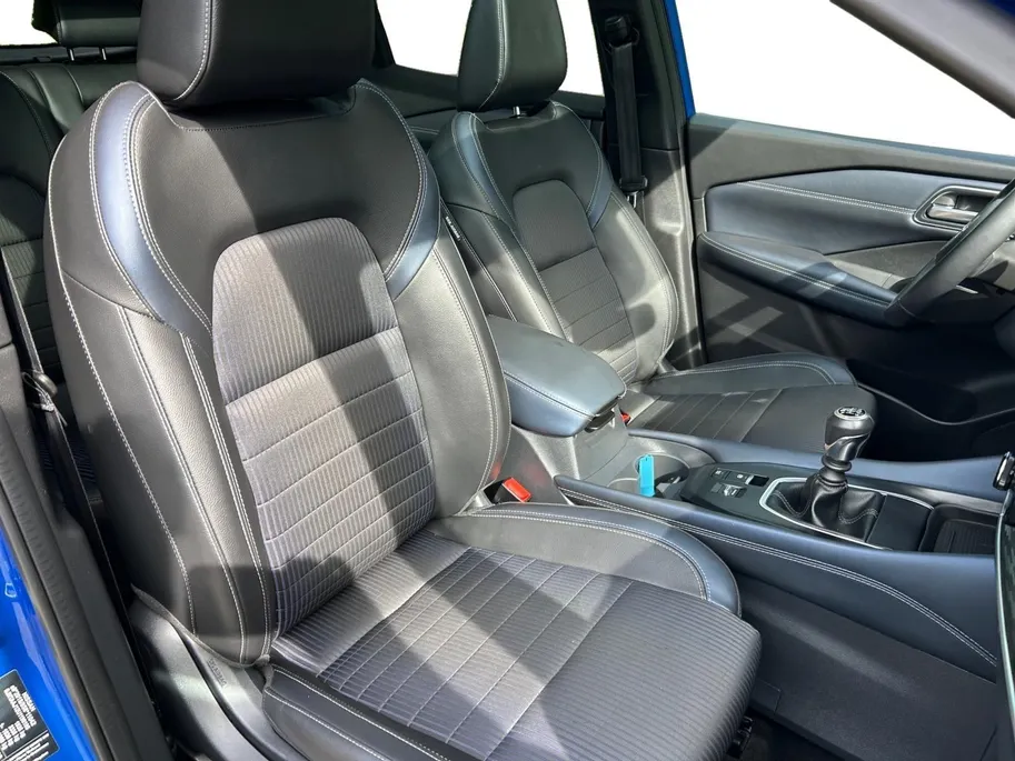 Nissan QASHQAI 1.3 MHEV Tekna Apple Carplay/Android Auto , navigatiesysteem full map , elektrisch bedienbare achterklep met sensorsturing, panoramadak , cruise control adaptief , lichtmetalen velgen 19'