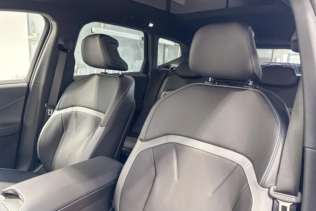 BMW iX3 50 xDrive 113 kWh