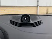 Porsche Taycan Cross Turismo 4 93 kWh sport chrono - panoramadak -stoelenpakket -stoelverwarming -luchtvering
