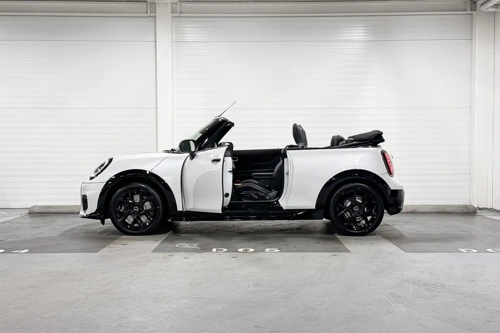 MINI Cooper Cabrio C John Cooper Works