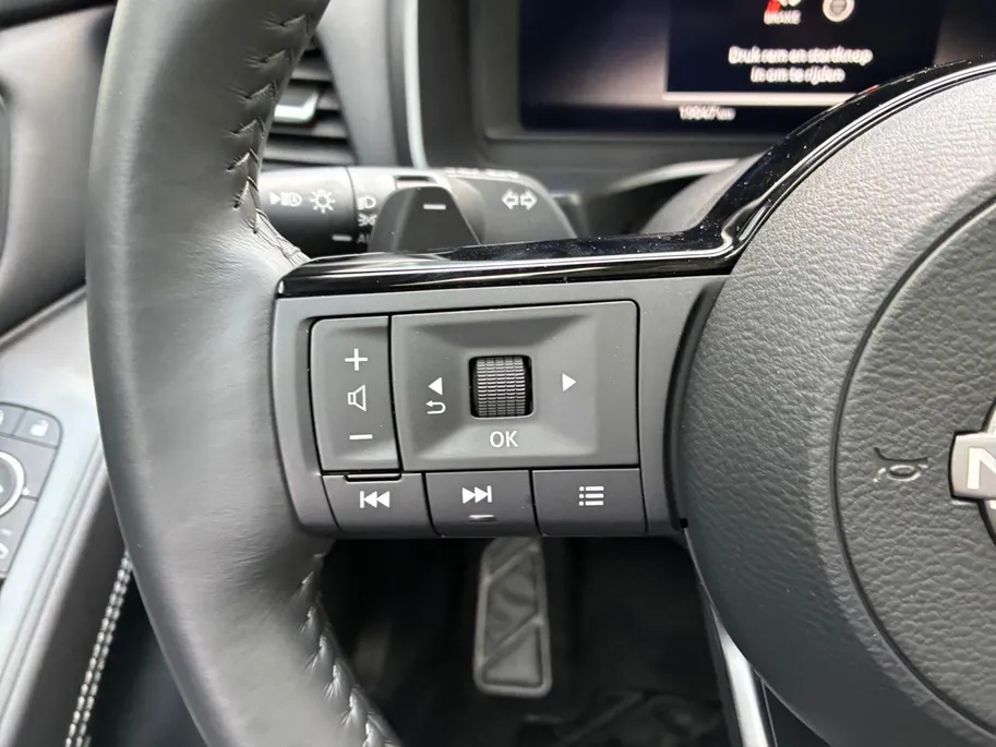 Nissan QASHQAI N Connecta Navi | Pano dak | LM Velgen |