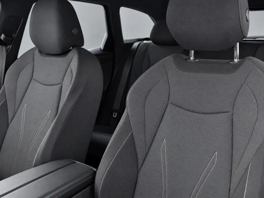 Volkswagen ID.7 Tourer Pro 77 kWh 210kW/286PK · Trekhaak · Navigatie · 360°Camera + parkeersensoren · Garantie t/m 17-10-2027
