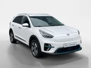 Kia e-Niro ExecutiveLine 64 kWh | SOH 100% | Warmtepomp | Navigatie | Adaptive cruise control | Climate control | Apple Carplay & Android Auto | Achteruitrijcamera | Stoel- stuurverwarming |