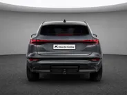 Audi Q6 e-tron Sportback S edition 83 kWh 252 PK · Glazen panoramadak · Trekhaak elek. wegklapbaar · Optiekpakket zwart