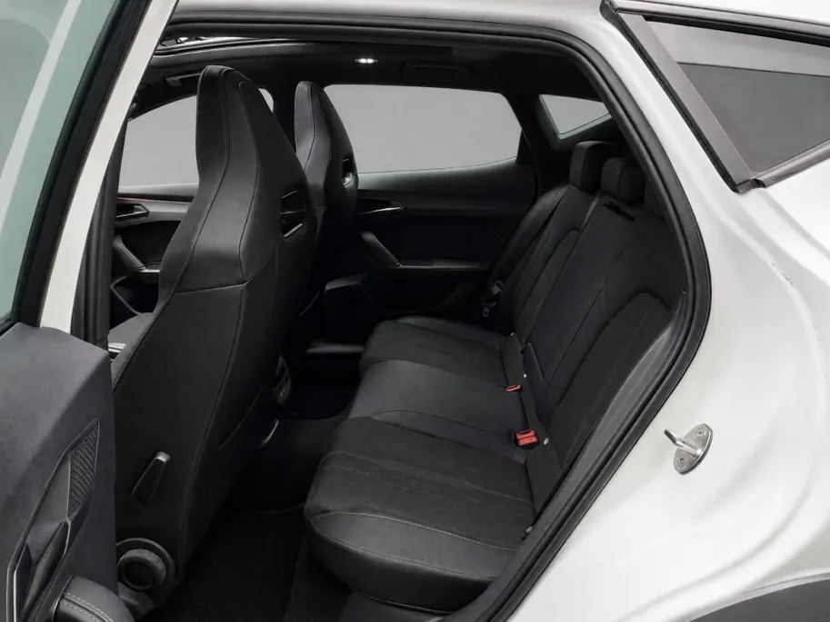 CUPRA Formentor 1.4 245pk DSG e-Hybrid VZ Performance · Panoramadak · Camera · Trekhaak · Apple/Android Car Play · Navigatie · Stoelverwarming · 19'' Inch ·
