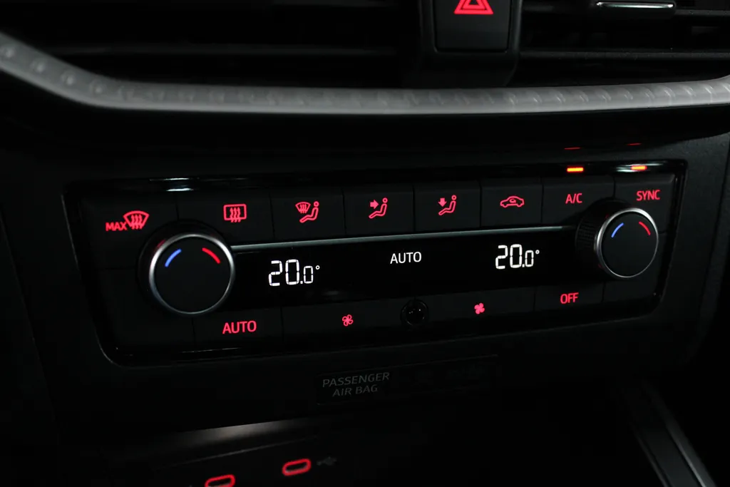 SEAT Ibiza 1.0 EcoTSI FR Anniversary / 6 versn. 115 PK / Pano. / Full led / Apple Carplay / Android auto /
