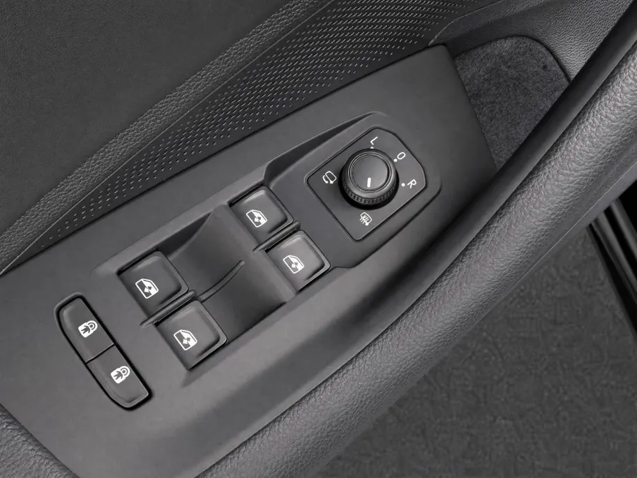Škoda Superb 1.5TSI 204PK PHEV Sportline · Leder · Panoramadak · Apple/Android Car Play · Garantie t/m 05-09-2027