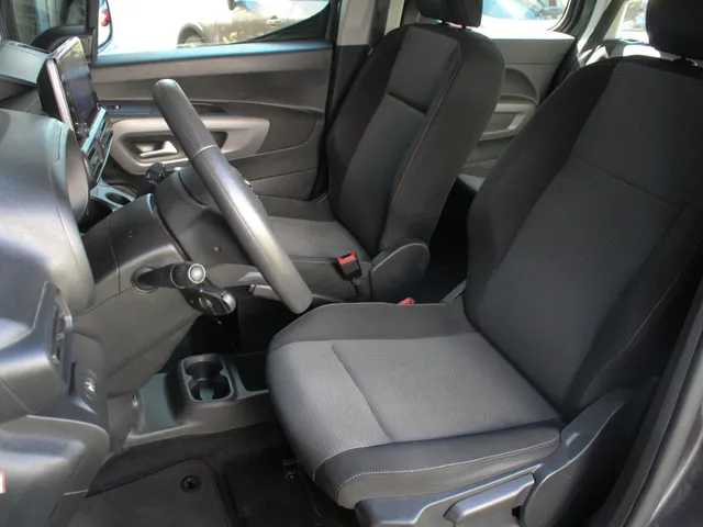 Toyota ProAce CITY 1.2 Turbo Dynamic Long 7p. | Navi | Carplay / Android Auto | Airco | Cruise