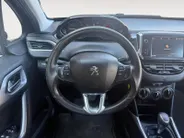 Peugeot 2008 1.2 PureTech Active | Achteruitrijcamera | Apple Carplay & Android Auto | LMV | Airco | Parkeersensoren |