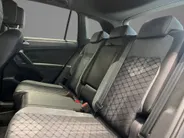 Volkswagen Tiguan 1.4 TSI 245pk DSG eHybrid R-Line Business · Apple/Android Car Play · Wegklapbare Trekhaak · Alarm · Dodehoek Detectie · Stoel-& Stuurverwarming · 19'' Inch ·