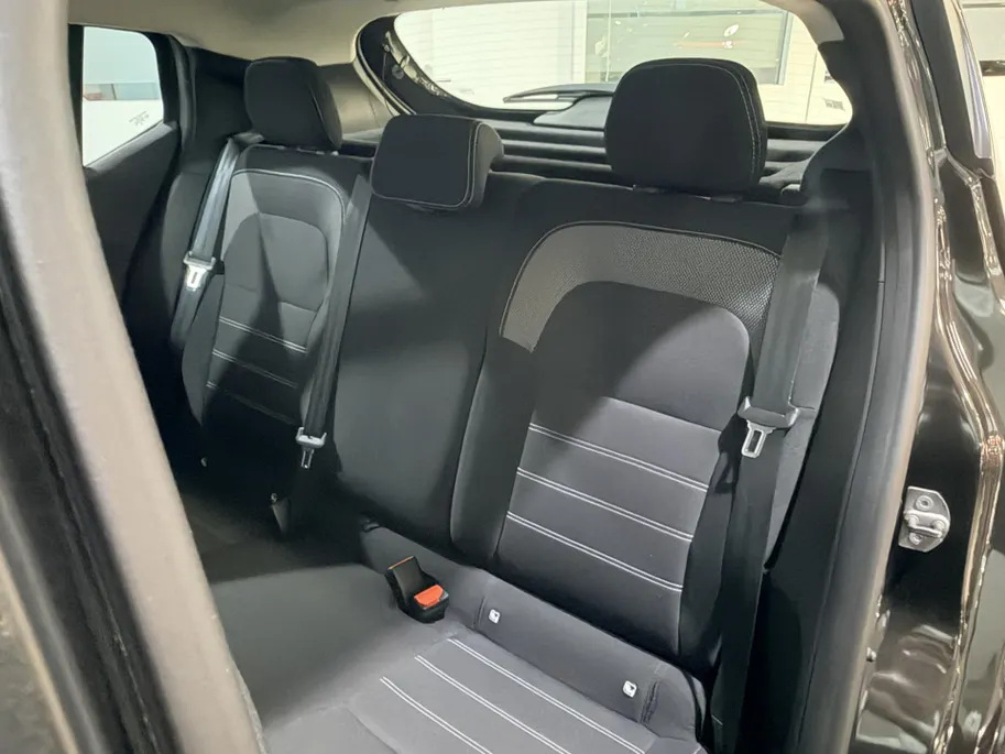 Dacia Sandero 90PK TCe Expression Automaat | Cruise Control | Parkeersensoren | Apple Carplay/Android Auto | Bluetooth | Armsteun | LED Koplampen | Licht & Regen Sensor |