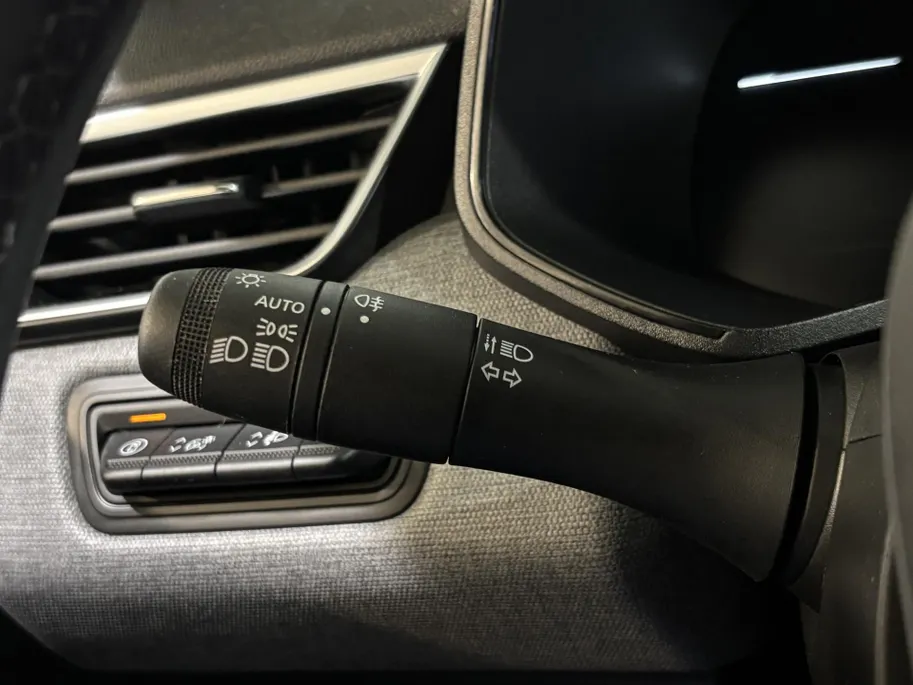 Renault Clio 90PK TCe GPF Evolution | 1e eigenaar | Navi | Parkeersensoren | Apple CarPlay/Android Auto | Licht & Regen Sensor | Digital Cockpit | Airco | Full LED |
