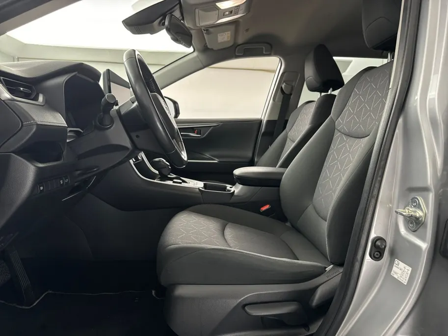 Toyota RAV4 2.5 Hybrid AWD Dynamic | Trekhaak | 18'' L.M. Velgen | Elektrische Achterklep