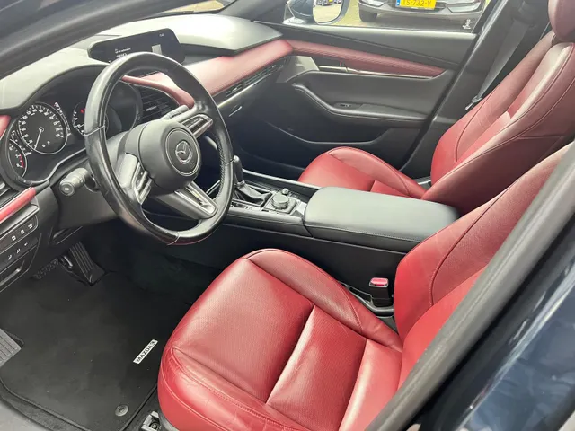Mazda 3 2.0 e-SkyActiv-X M Hybrid 186 Luxury AUTOMAAT | SUNROOF | AERO PACK | LEDER | Bose AUDIO | APPLE CARPLAY/ANDROID AUTO | A.CAMERA | NED. AUTO |