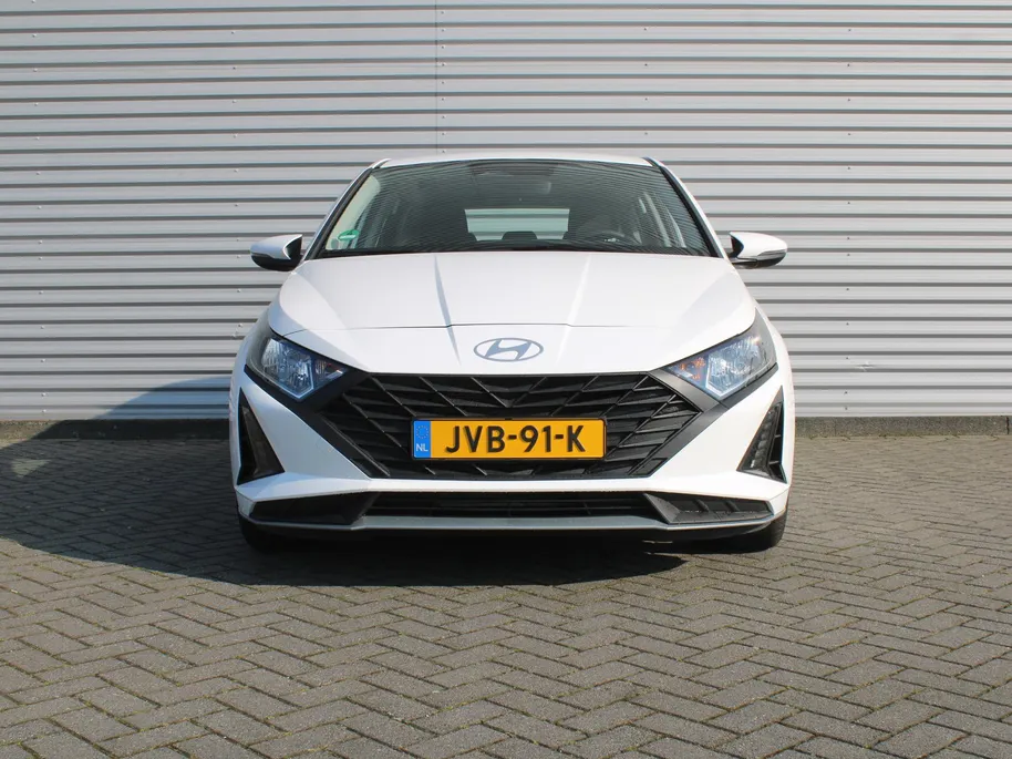 Hyundai i20 1.2 MPI Comfort | BTW Auto | Stuur-/stoelverwarming | Camera | Navi | Apple Carplay | Android Auto | Cruise | 16' LM | All seasons | Airco |