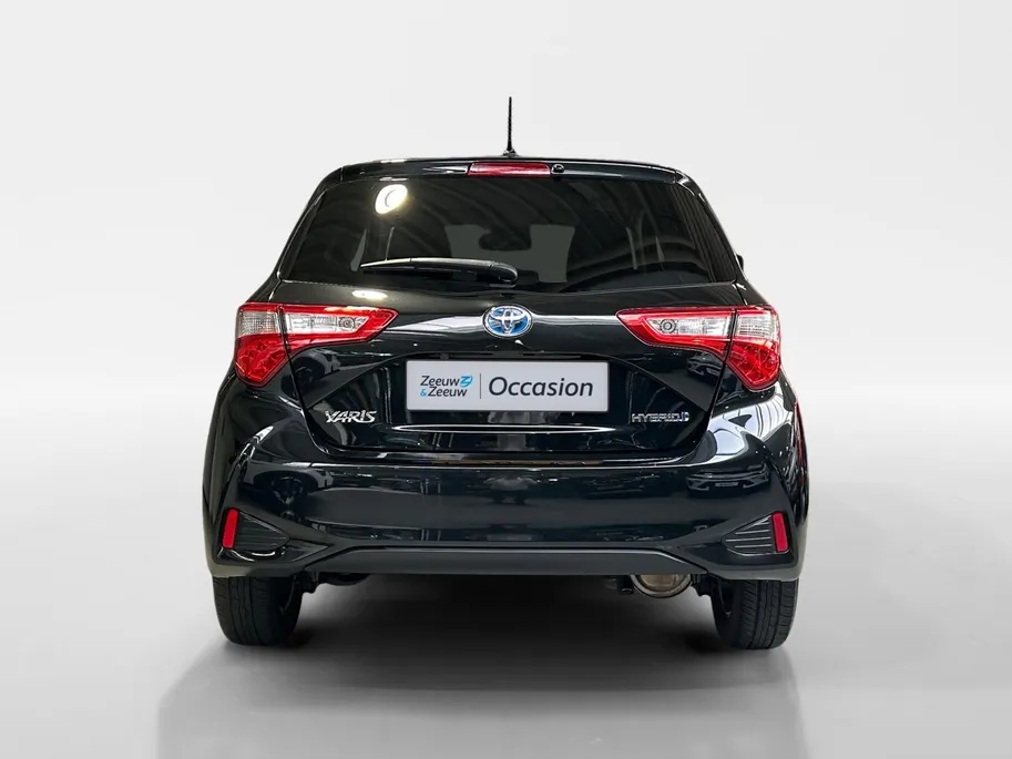 Toyota Yaris 1.5 Hybrid Dynamic | Apple Carplay / Android Auto | Parkeersensoren Voor | Parkeercamera Achter | Lichtsensor + Regensensor | Cruise Control | Rijstrooksensor | 15'Lichtmetalen Velgen