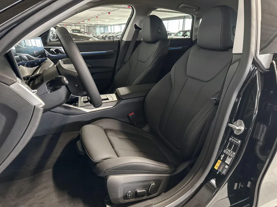 BMW i4 eDrive35 70 kWh