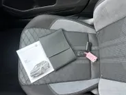 Volkswagen Taigo 1.0 TSI R-Line | Digital Cockpit | Camera | Adaptive Cruise Control | Apple CarPlay & Android Auto | LMV | Climate Control | Parkeersensoren | Verwarmde Spiegels |