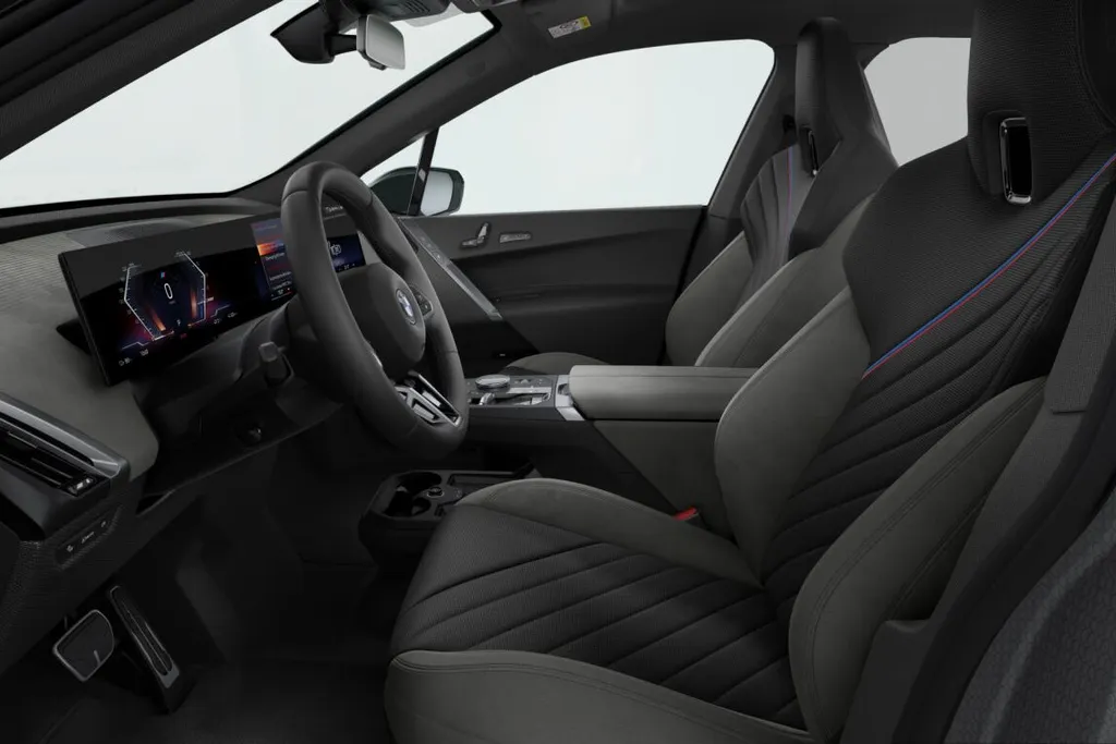 BMW iX xDrive45 101 kWh