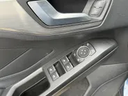 Ford Focus Wagon 1.0 EcoBoost Titanium +