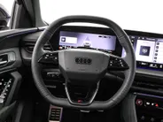 Audi Q5 e-hybrid quattro S edition Competition 367 PK · Panorama dak · Trekhaak elek. wegklapbaar · bijrijdersdisplay · 21' LM Velgen