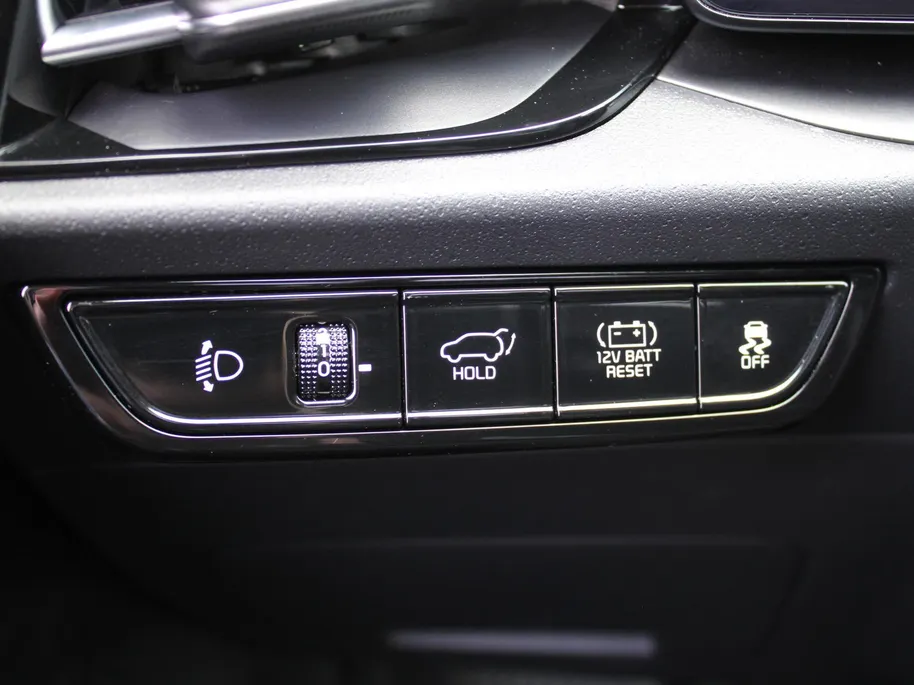 Kia Niro 1.6 GDi Hybrid DynamicPlusLine | Schuif-/kanteldak | Stuur-/stoelverwarming | Cruise adapt. | Camera | Clima | 16' LM |