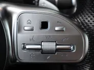 Mercedes-Benz GLC 300e 4MATIC Premium Plus l Trekhaak l Panoramadak l stoelverwarming