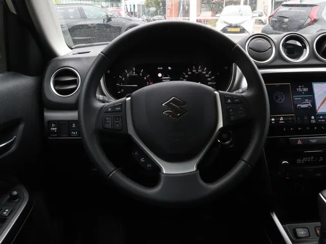 Suzuki Vitara 1.4 BoosterJet Hybrid Select Automaat All Seasons | Carplay | Adaptive Cruise
