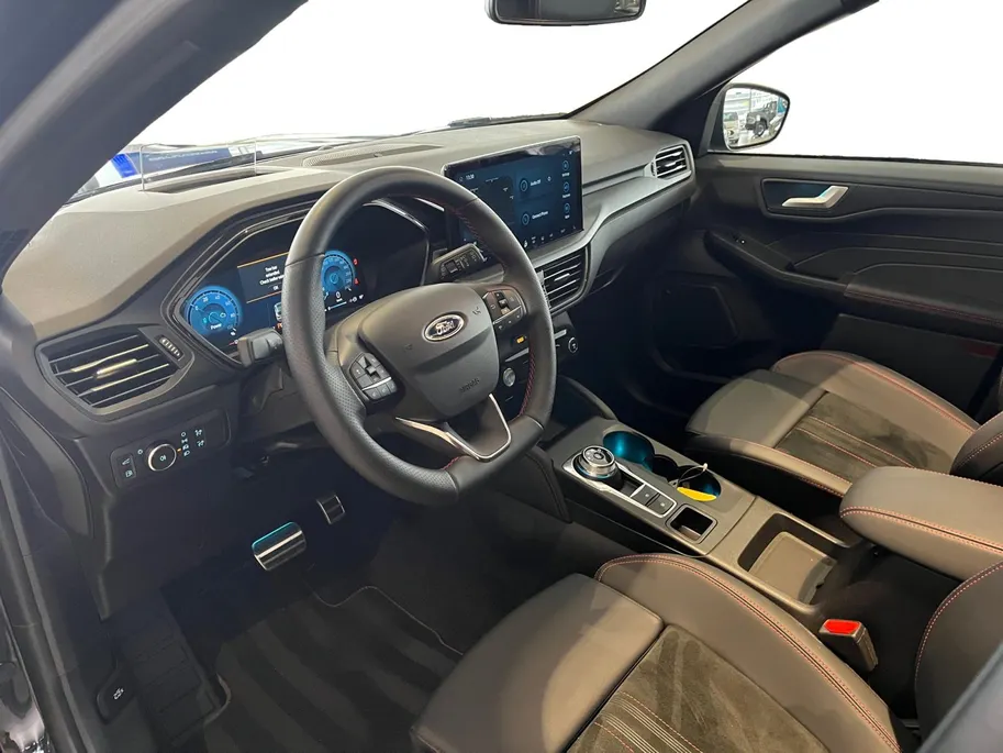 Ford Kuga 2.5 PHEV ST-Line X | NL auto | 243 pk | Automaat | El. Trekhaak | 2100KG Trekgewicht | Panorama Dak | Adapt. Cruise Control | BLIS | Winter pack | Verwarmbare Voorruit Matrix LED Koplampen | Fabrieksgarantie |